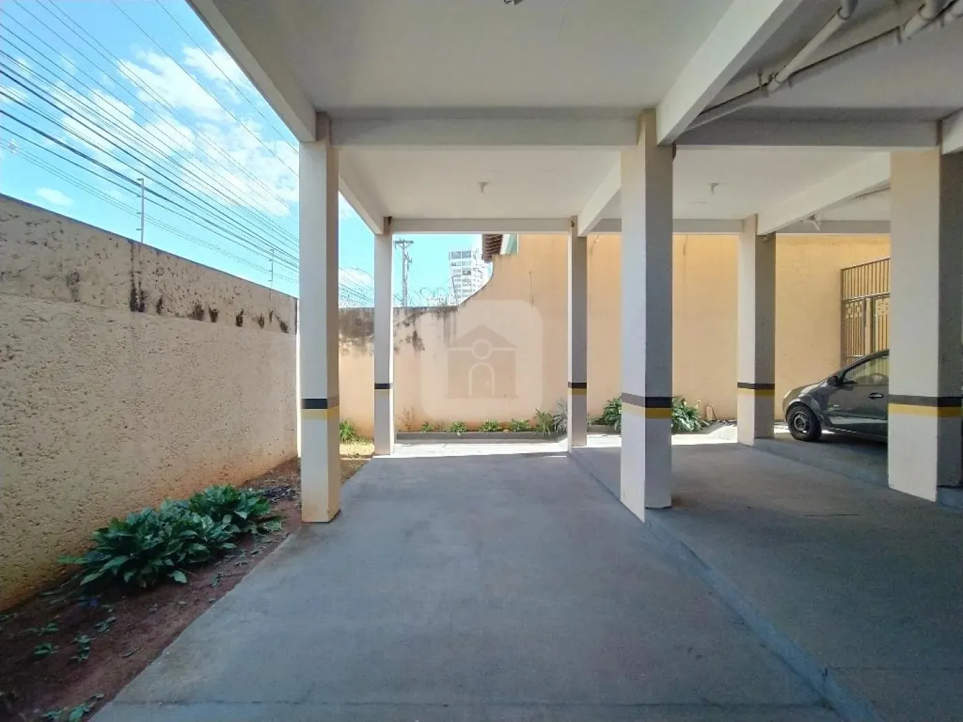 Alugar Apartamento / Padrão em Uberlândia R$ 2.500,00 - Foto 4