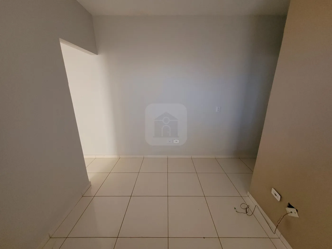 Alugar Casa / Padrão em Uberlândia R$ 950,00 - Foto 3