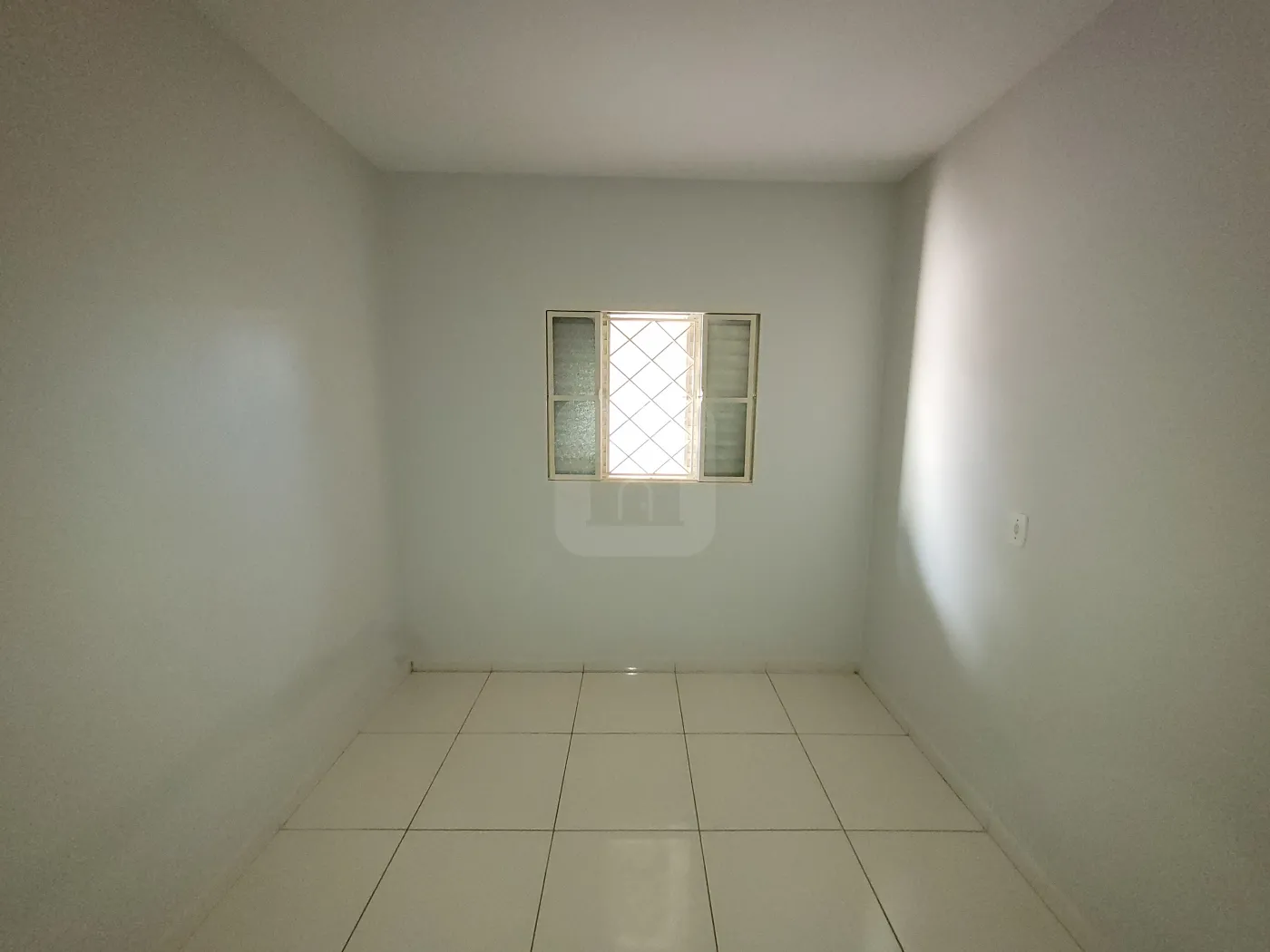 Alugar Casa / Padrão em Uberlândia R$ 950,00 - Foto 8