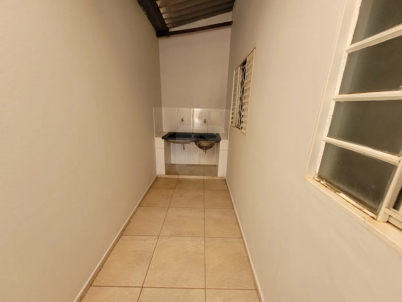 Alugar Casa / Padrão em Uberlândia R$ 950,00 - Foto 11