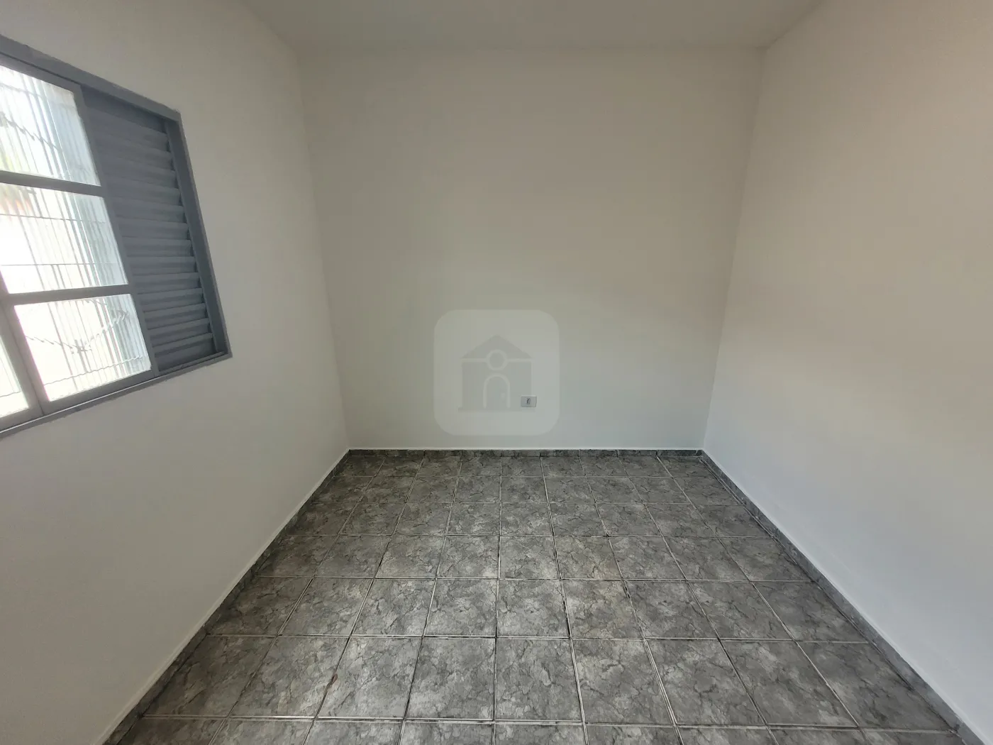 Alugar Casa / Padrão em Uberlândia R$ 1.750,00 - Foto 8