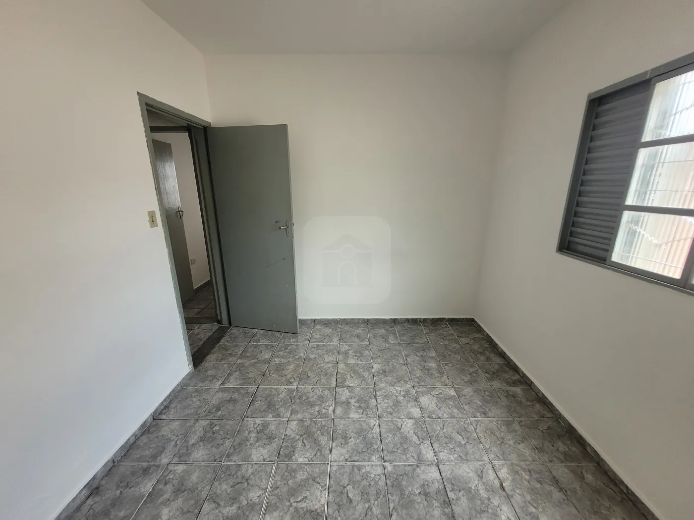 Alugar Casa / Padrão em Uberlândia R$ 1.750,00 - Foto 9