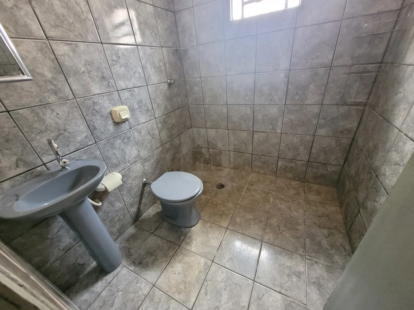 Alugar Casa / Padrão em Uberlândia R$ 1.750,00 - Foto 13
