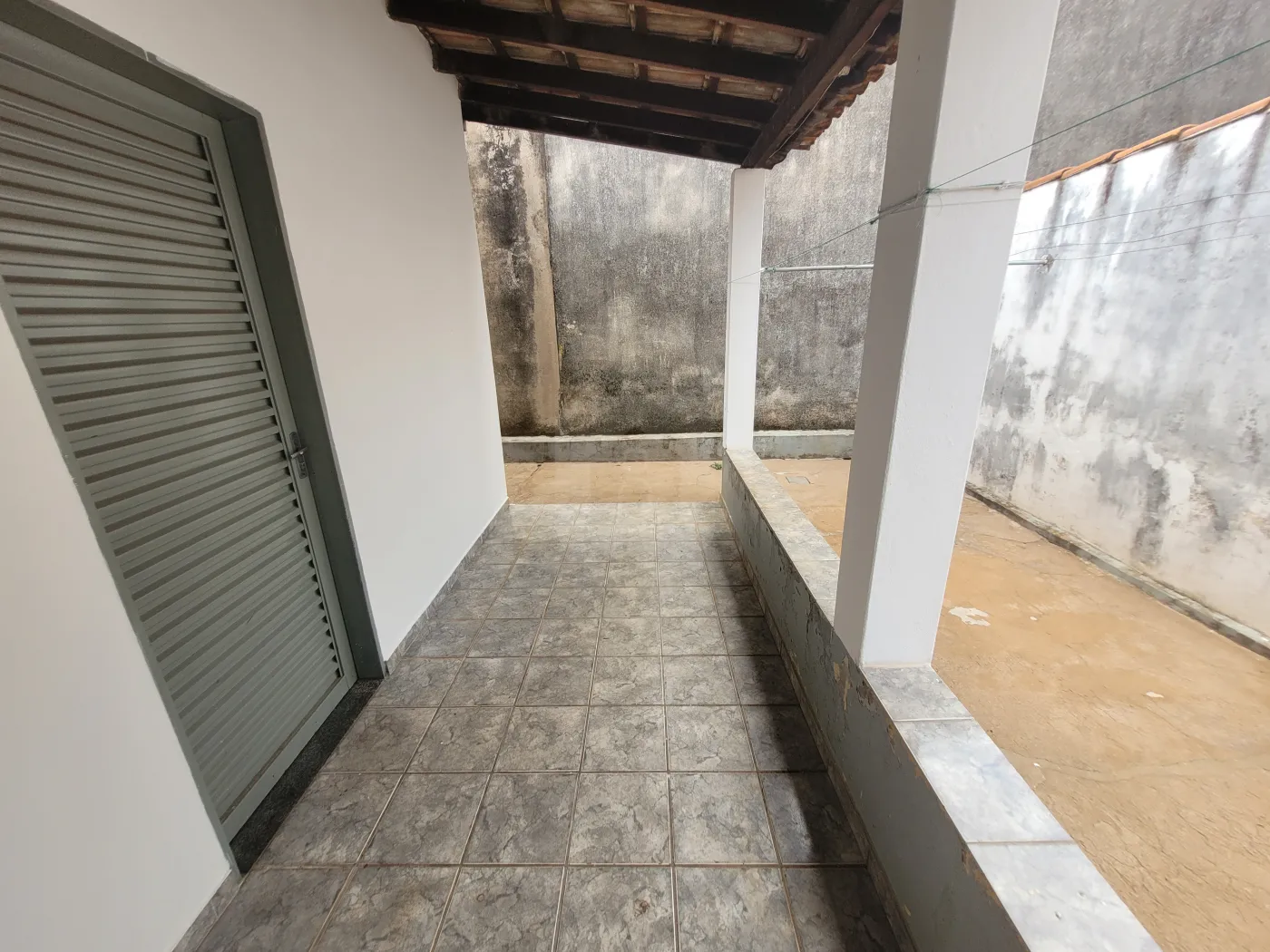 Alugar Casa / Padrão em Uberlândia R$ 1.750,00 - Foto 15