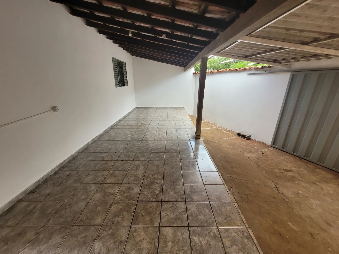 Alugar Casa / Padrão em Uberlândia R$ 1.750,00 - Foto 17