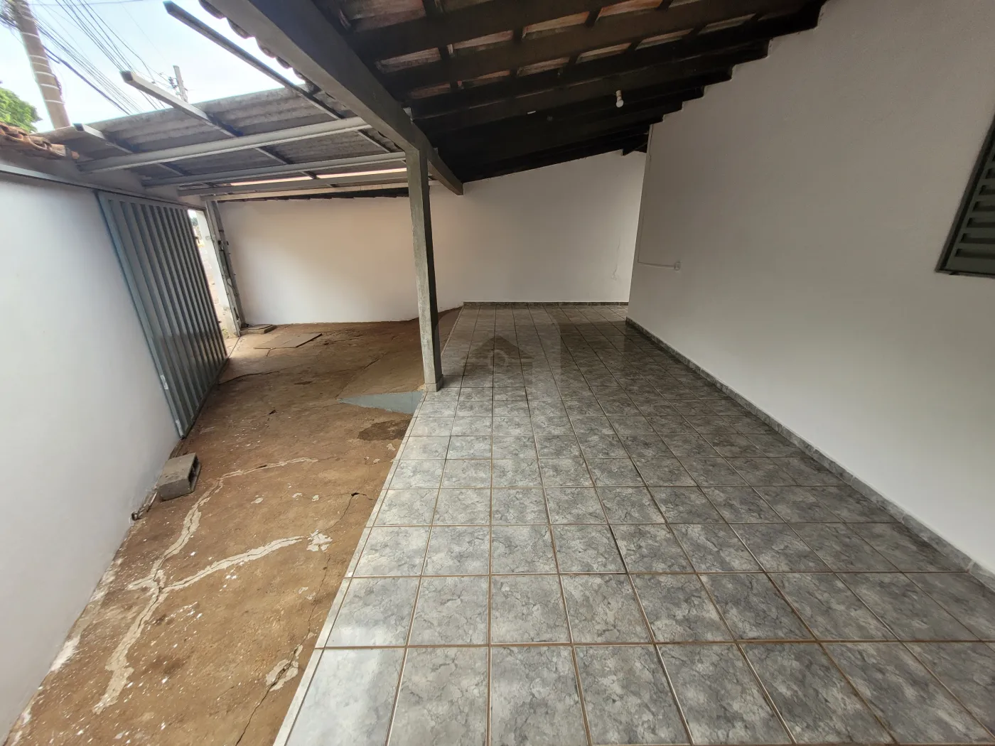 Alugar Casa / Padrão em Uberlândia R$ 1.750,00 - Foto 16