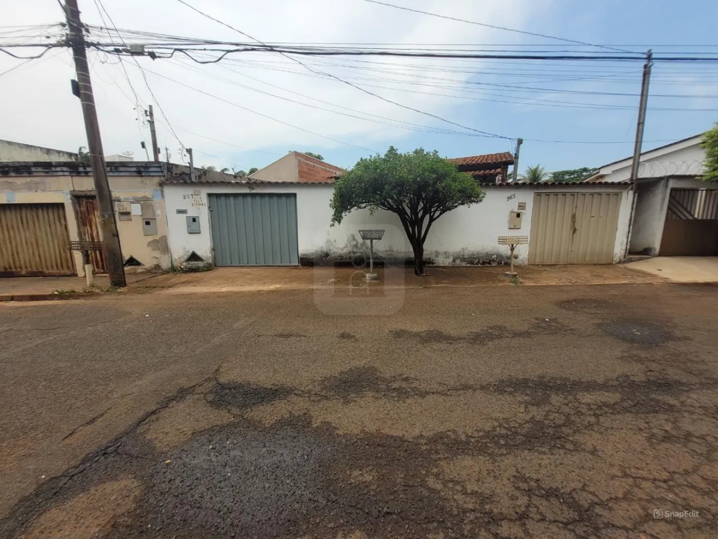 Alugar Casa / Padrão em Uberlândia R$ 1.750,00 - Foto 1