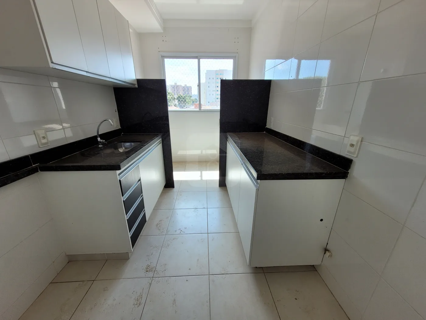 Alugar Apartamento / Padrão em Uberlândia R$ 2.000,00 - Foto 6