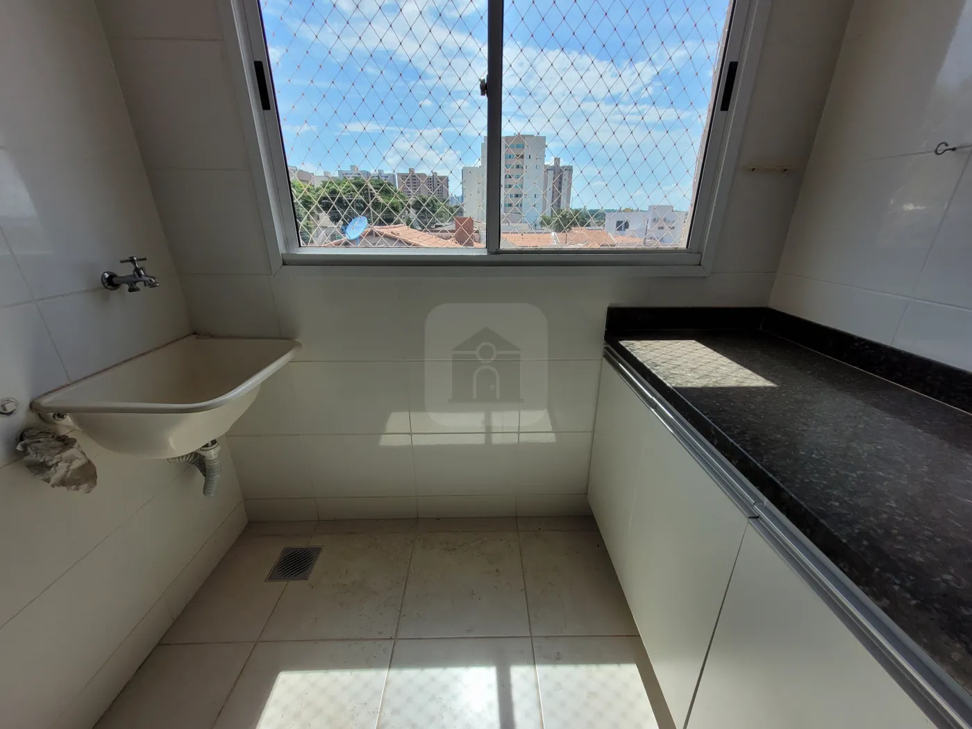Alugar Apartamento / Padrão em Uberlândia R$ 2.000,00 - Foto 7