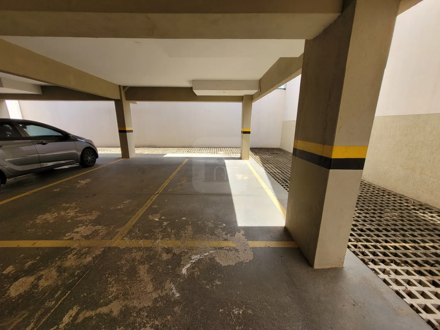 Alugar Apartamento / Padrão em Uberlândia R$ 2.000,00 - Foto 15