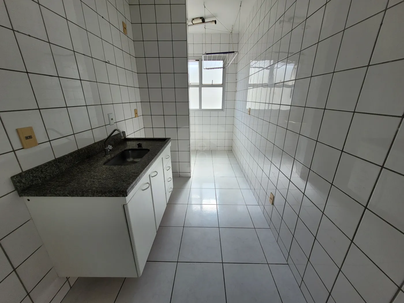 Alugar Apartamento / Padrão em Uberlândia R$ 1.450,00 - Foto 9