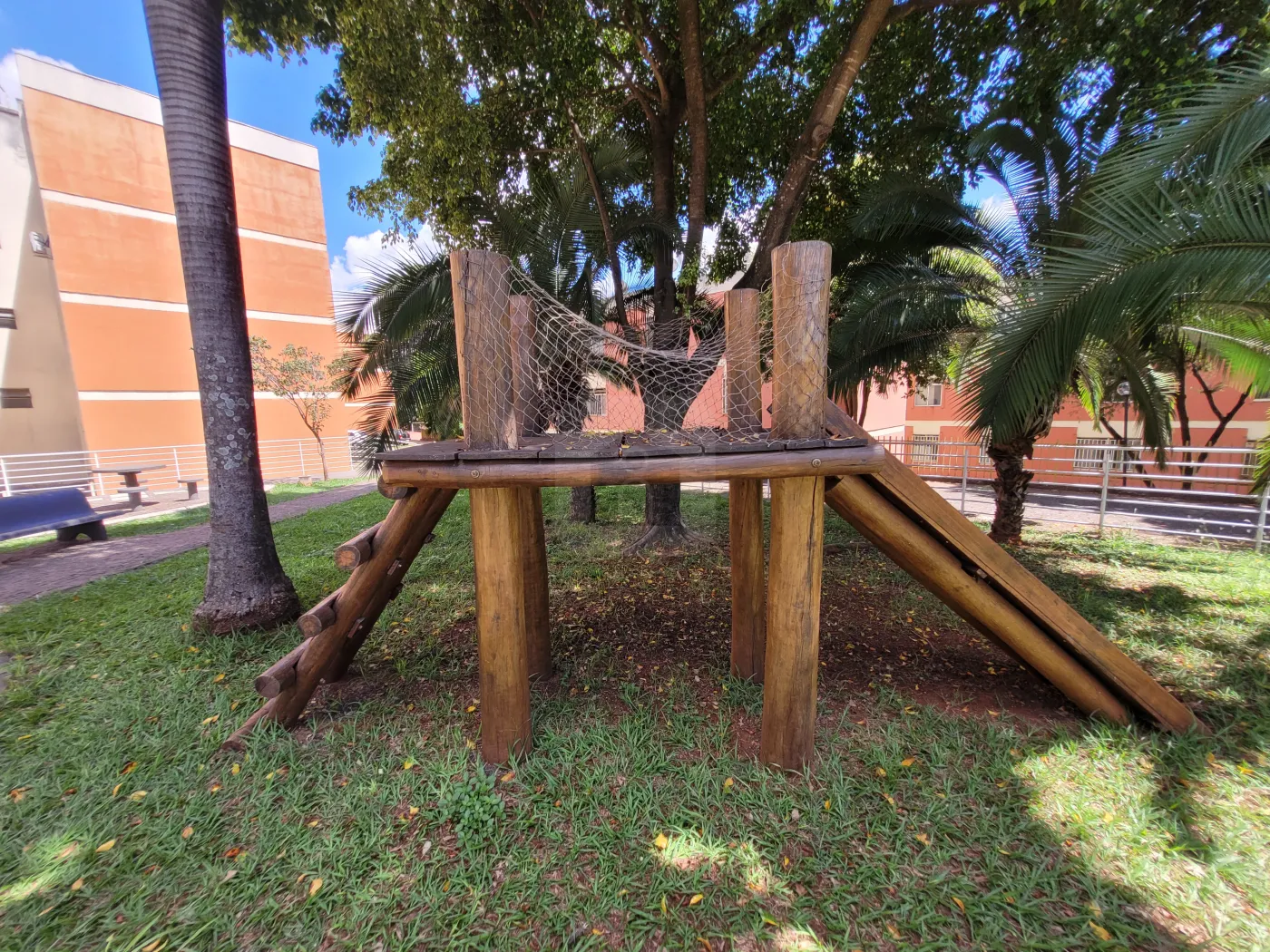 Alugar Apartamento / Padrão em Uberlândia R$ 600,00 - Foto 18