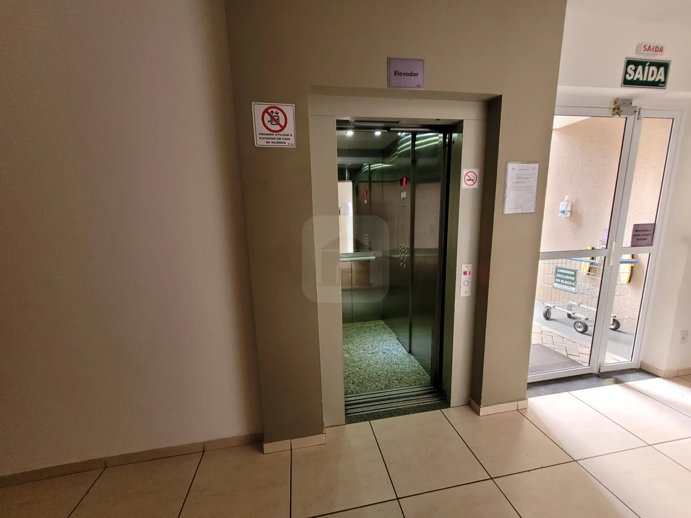 Alugar Apartamento / Padrão em Uberlândia R$ 1.600,00 - Foto 3