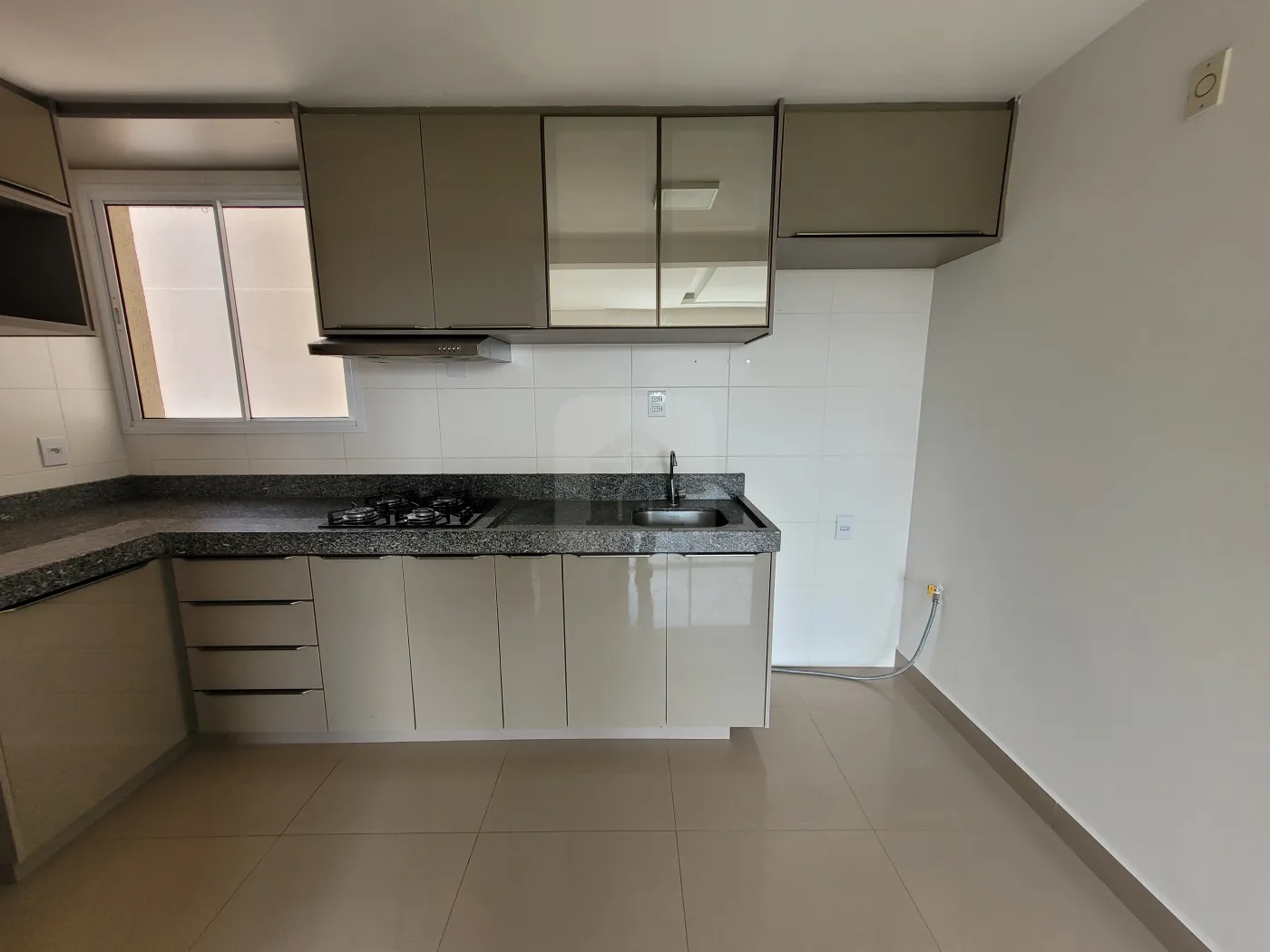 Alugar Apartamento / Padrão em Uberlândia R$ 1.600,00 - Foto 6