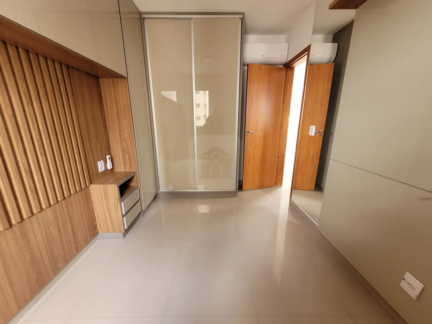 Alugar Apartamento / Padrão em Uberlândia R$ 1.600,00 - Foto 9