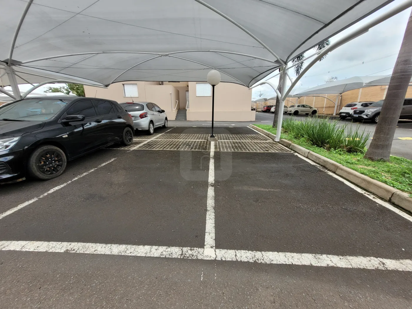 Alugar Apartamento / Padrão em Uberlândia R$ 1.600,00 - Foto 17