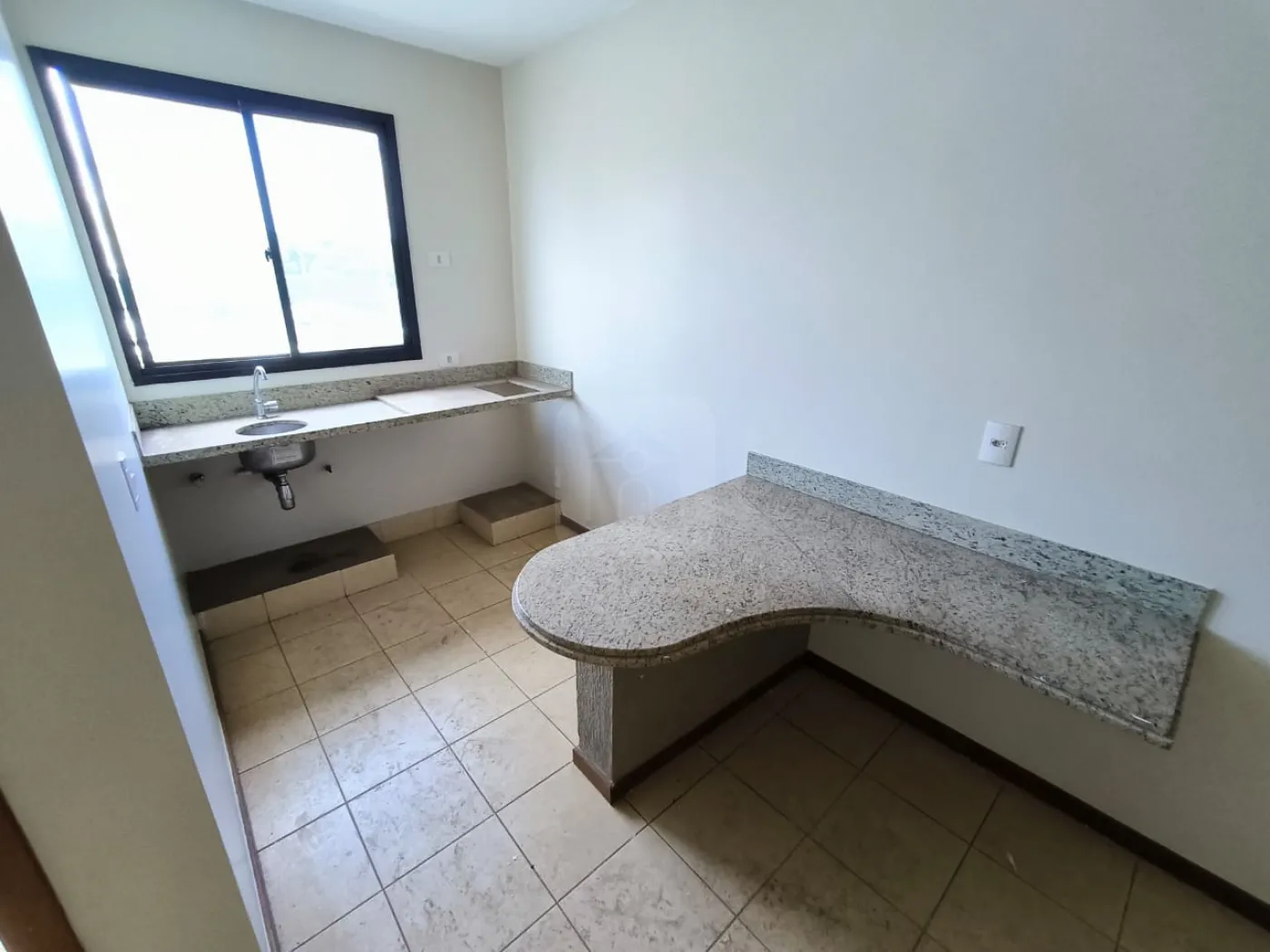 Comprar Apartamento / Quitinete em Uberlândia - Foto 3