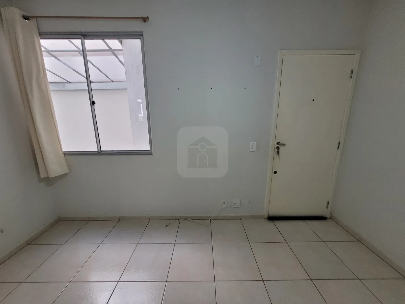 Alugar Apartamento / Padrão em Uberlândia R$ 1.100,00 - Foto 4