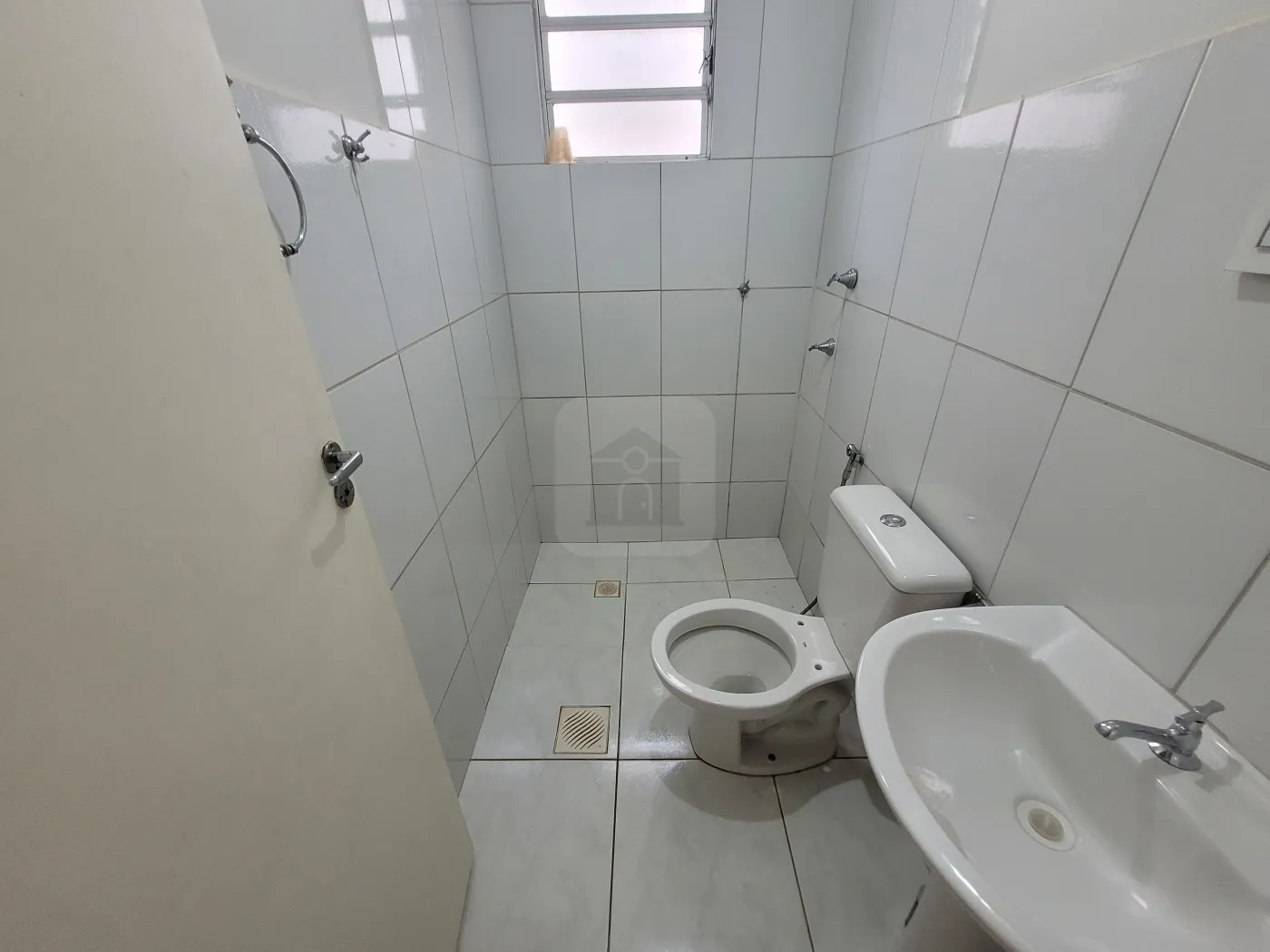 Alugar Apartamento / Padrão em Uberlândia R$ 1.100,00 - Foto 15