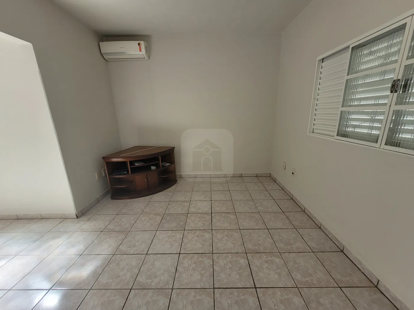 Alugar Casa / Padrão em Uberlândia R$ 3.000,00 - Foto 3