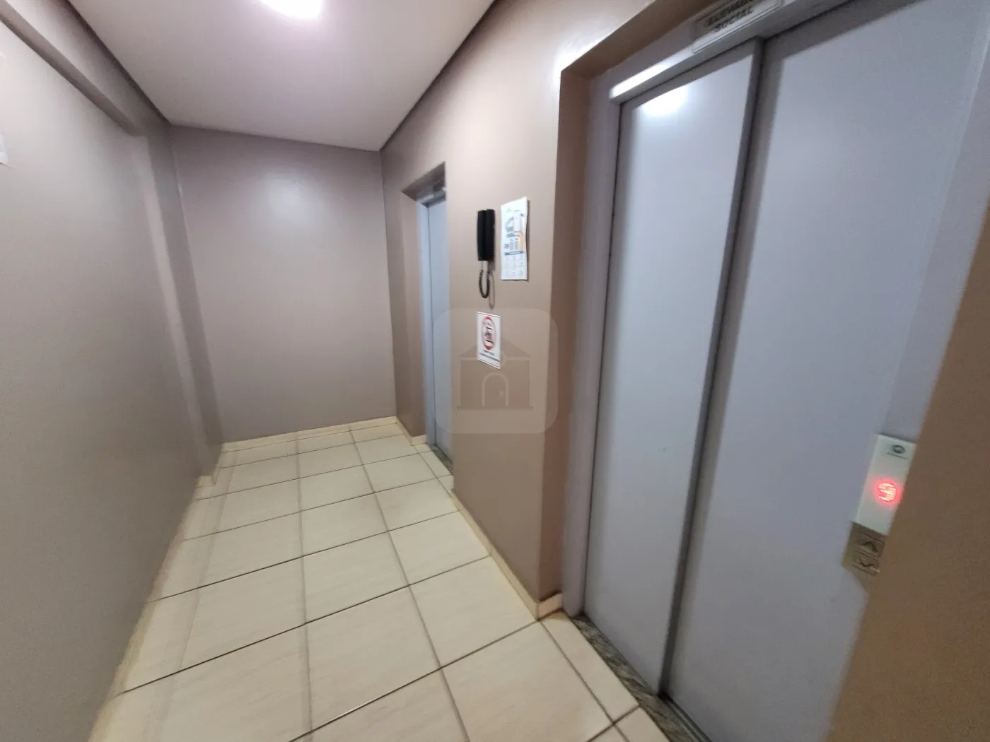 Comprar Apartamento / Padrão em Uberlândia - Foto 2