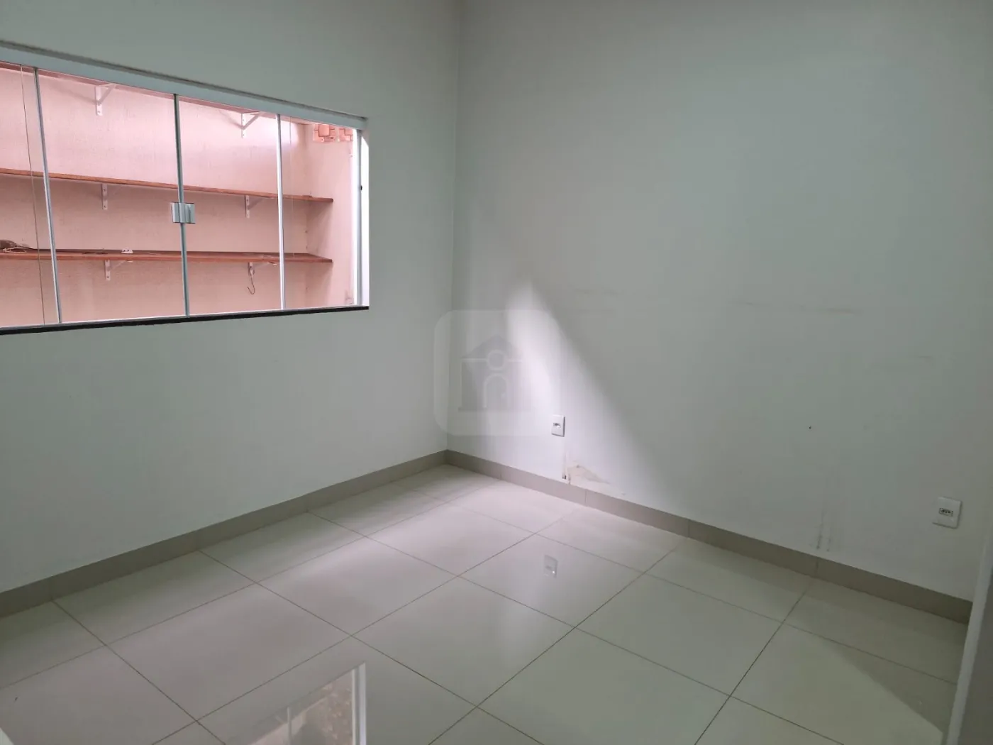 Alugar Casa / Padrão em Uberlândia R$ 2.100,00 - Foto 8