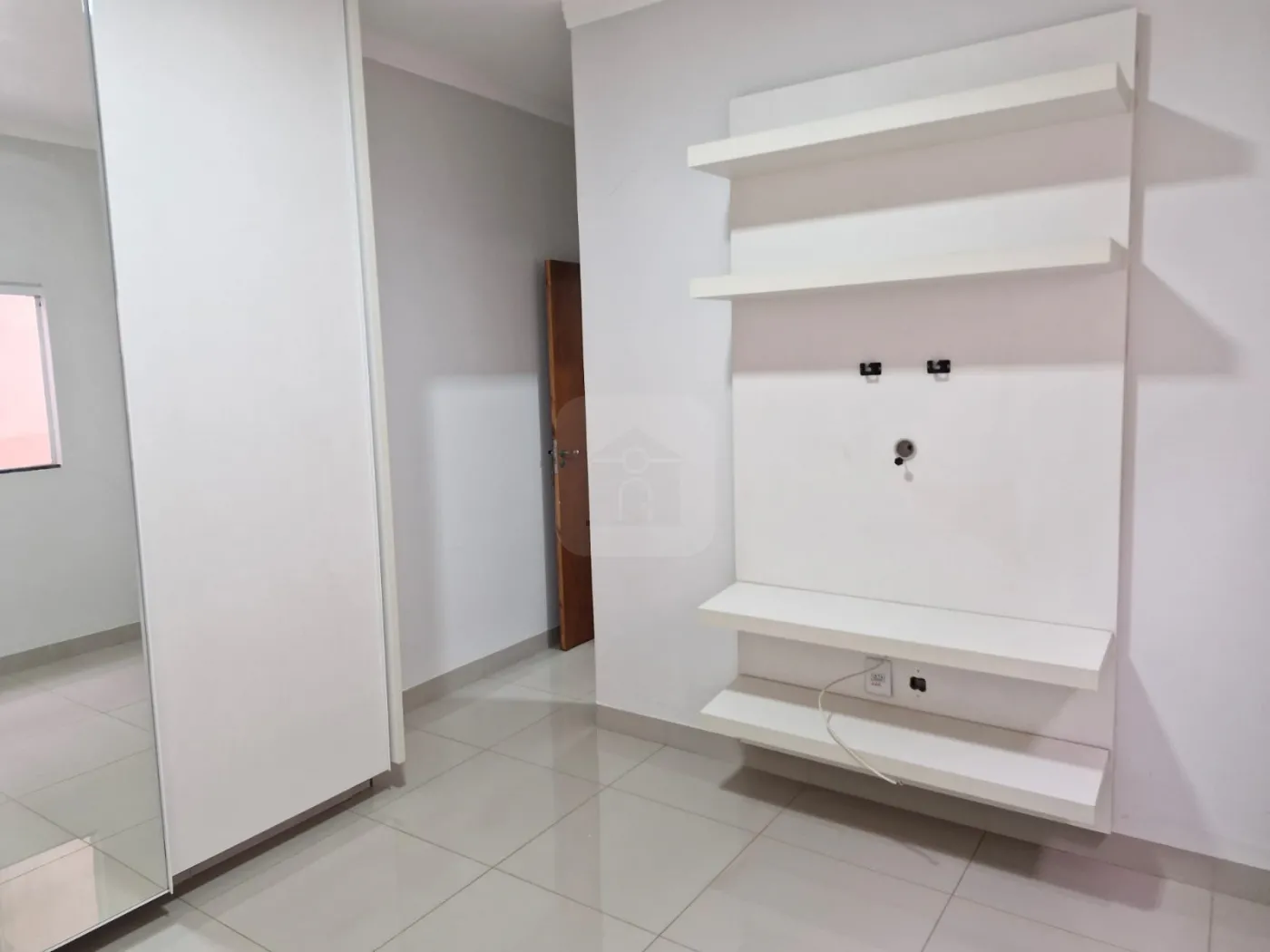 Alugar Casa / Padrão em Uberlândia R$ 2.100,00 - Foto 9