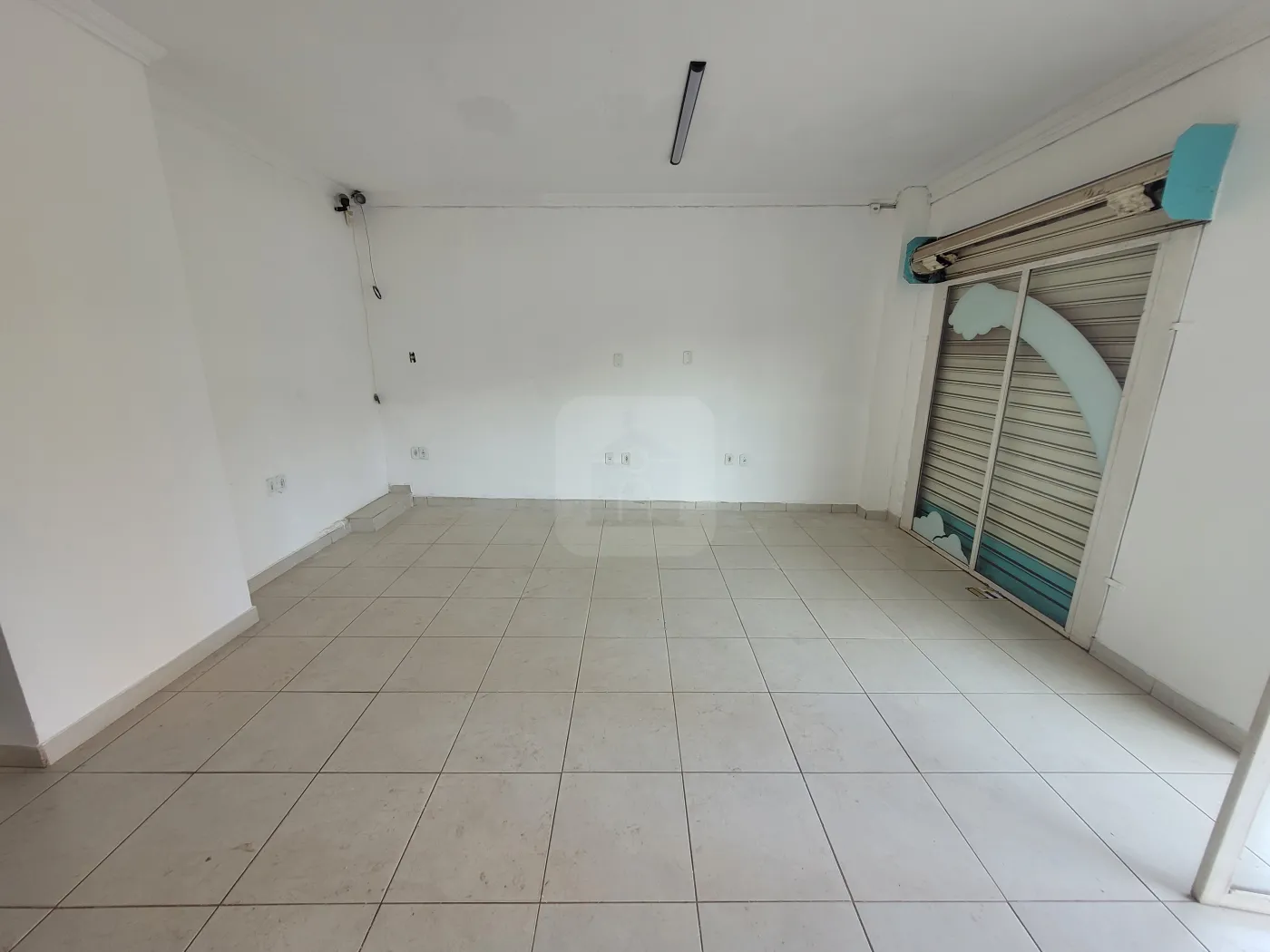 Alugar Comercial / Loja em Uberlândia R$ 1.550,00 - Foto 3