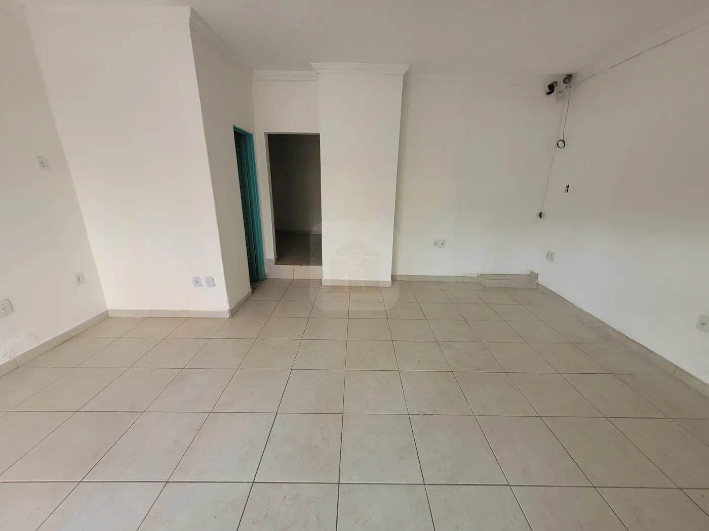 Alugar Comercial / Loja em Uberlândia R$ 1.550,00 - Foto 6