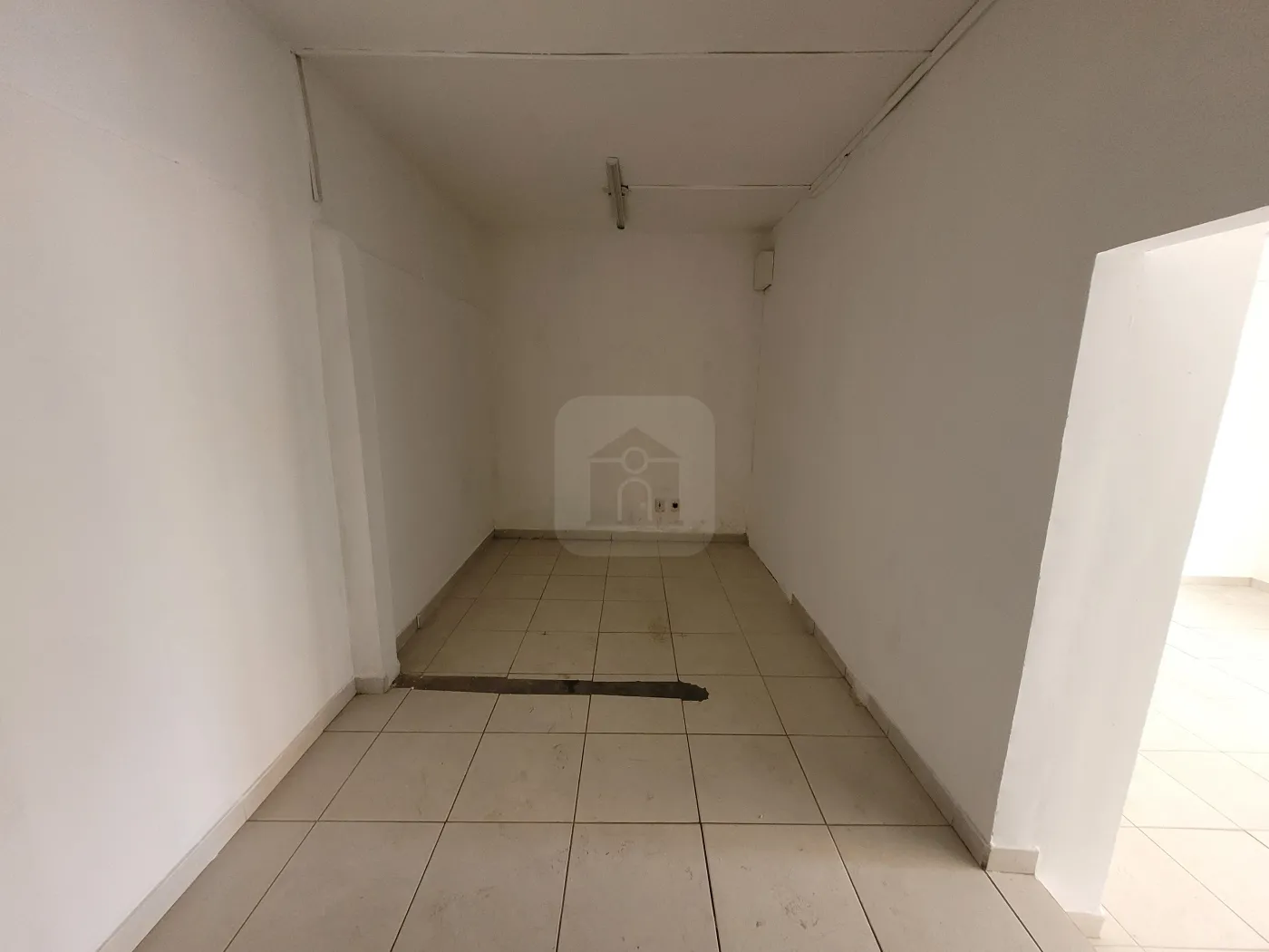 Alugar Comercial / Loja em Uberlândia R$ 1.550,00 - Foto 5