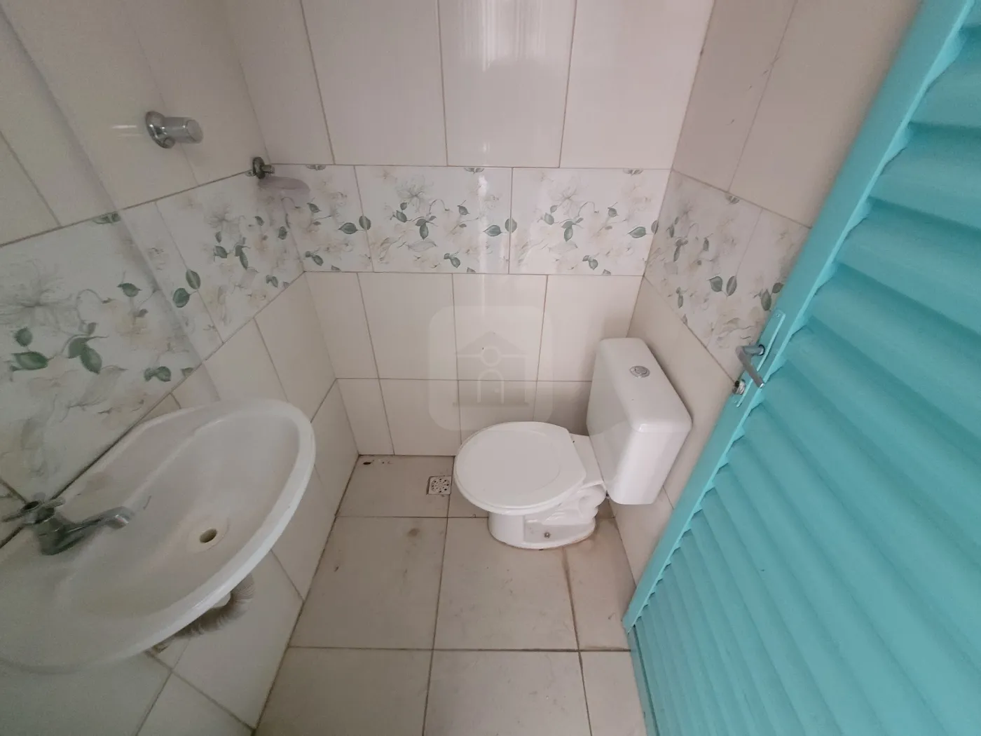 Alugar Comercial / Loja em Uberlândia R$ 1.550,00 - Foto 8