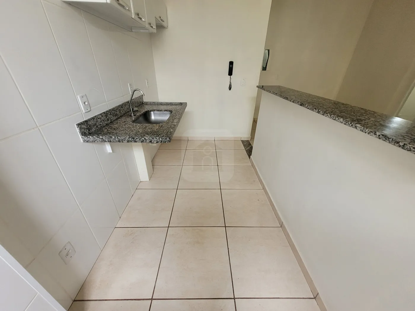 Alugar Apartamento / Padrão em Uberlândia R$ 1.000,00 - Foto 6
