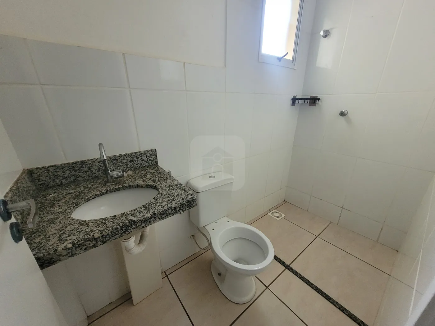 Alugar Apartamento / Padrão em Uberlândia R$ 1.000,00 - Foto 8