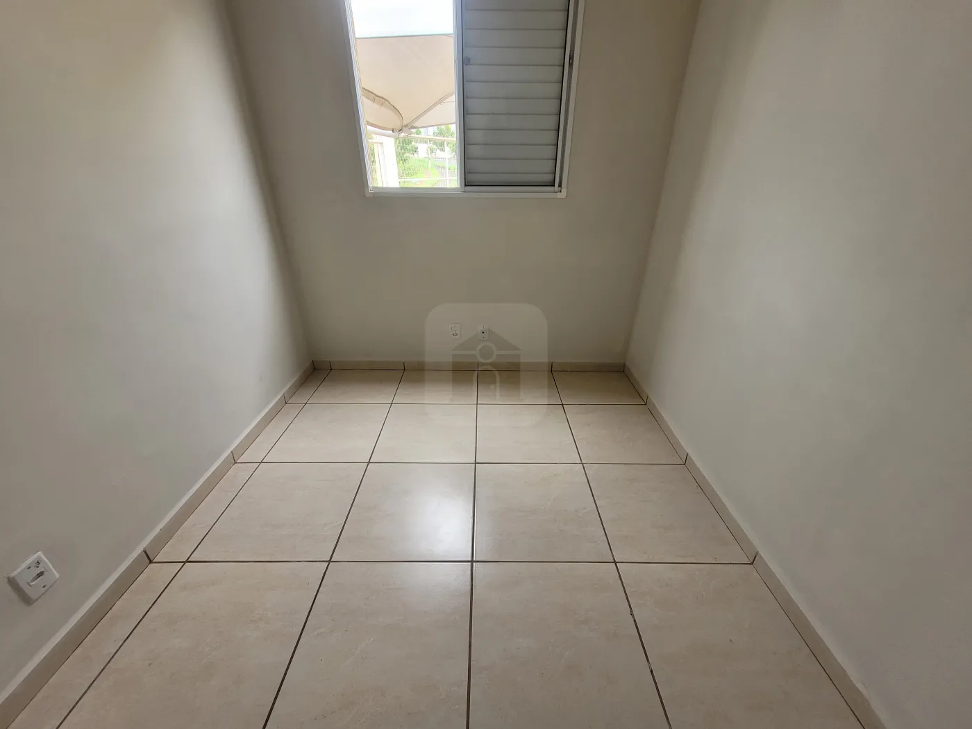 Alugar Apartamento / Padrão em Uberlândia R$ 1.000,00 - Foto 9