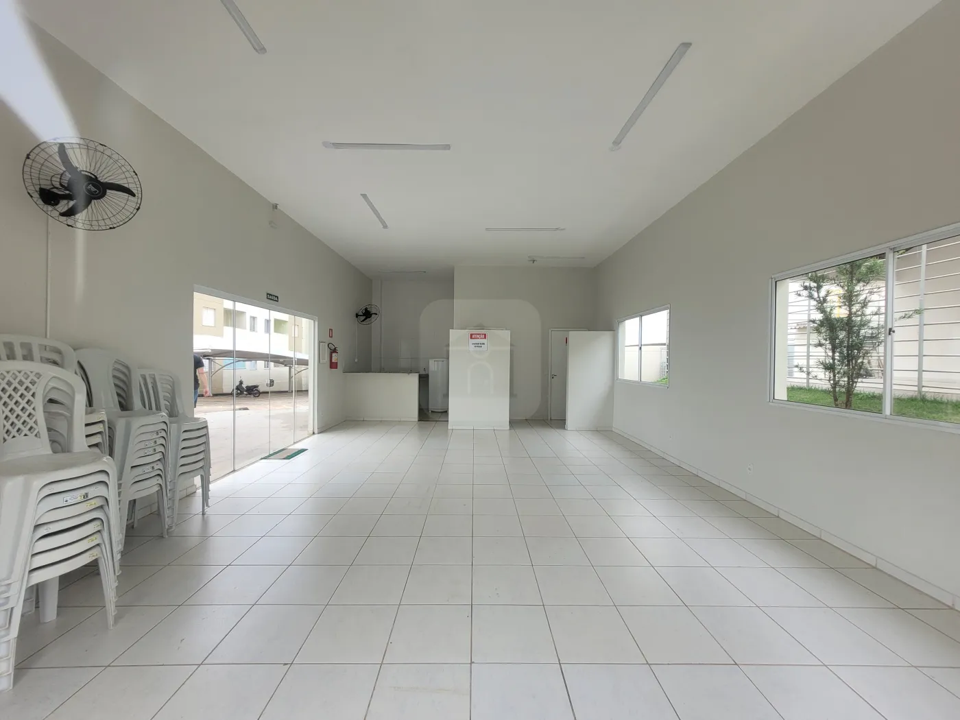 Alugar Apartamento / Padrão em Uberlândia R$ 1.000,00 - Foto 16