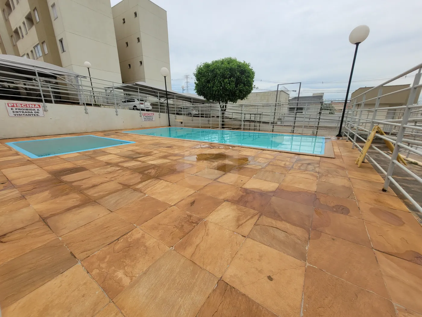 Alugar Apartamento / Padrão em Uberlândia R$ 1.000,00 - Foto 17