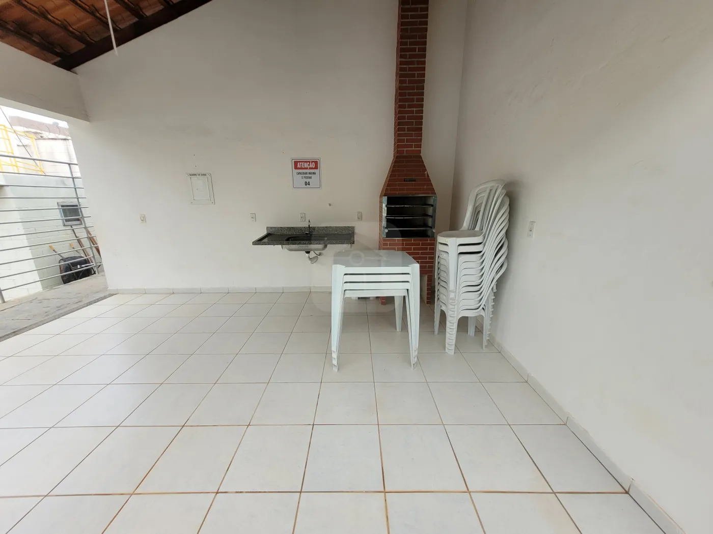 Alugar Apartamento / Padrão em Uberlândia R$ 1.000,00 - Foto 19