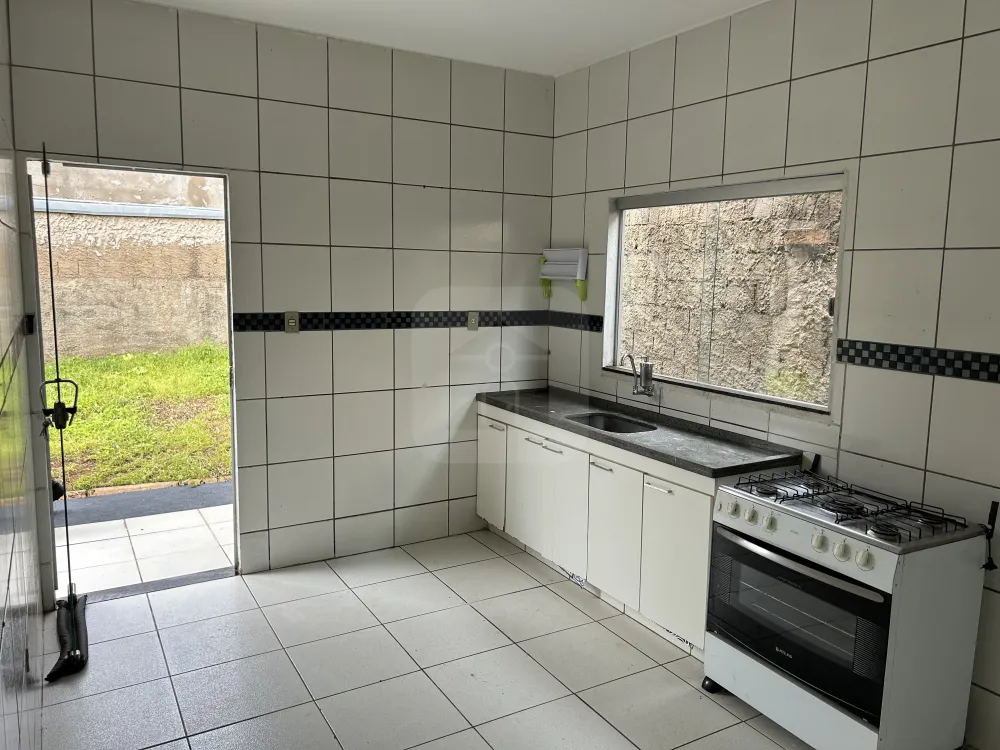 Alugar Casa / Padrão em Uberlândia R$ 1.600,00 - Foto 8