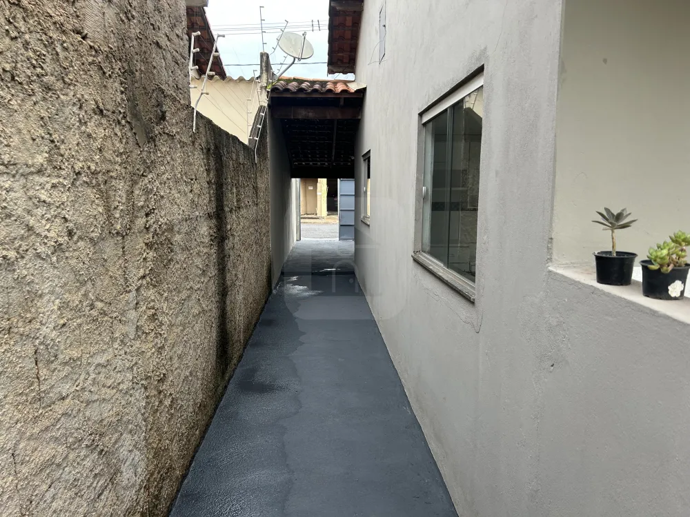 Alugar Casa / Padrão em Uberlândia R$ 1.600,00 - Foto 9