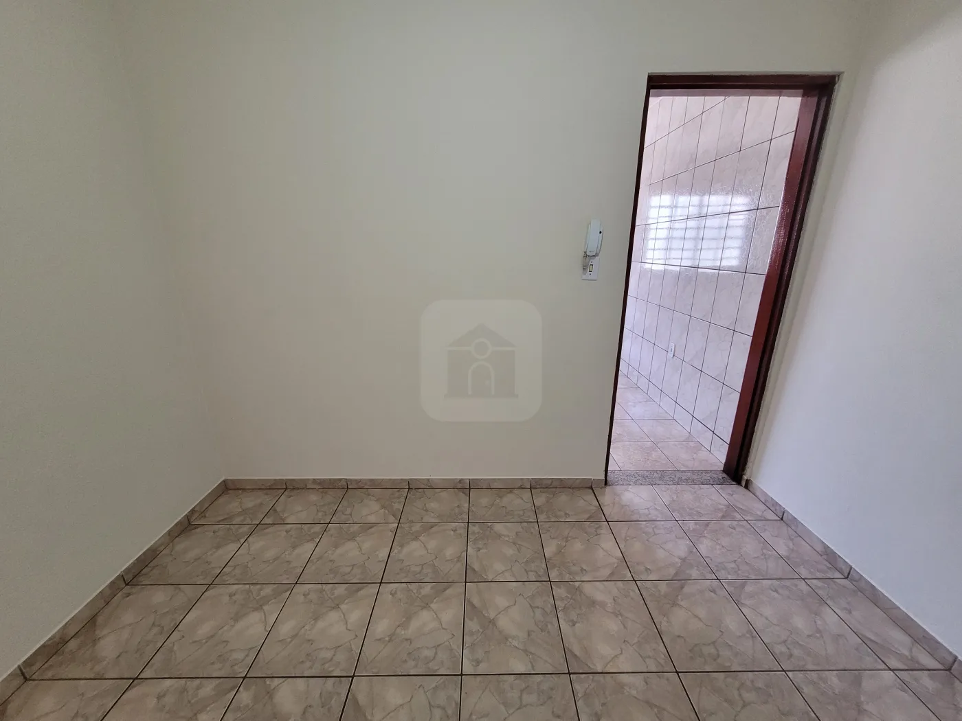 Alugar Casa / Padrão em Uberlândia R$ 1.700,00 - Foto 5