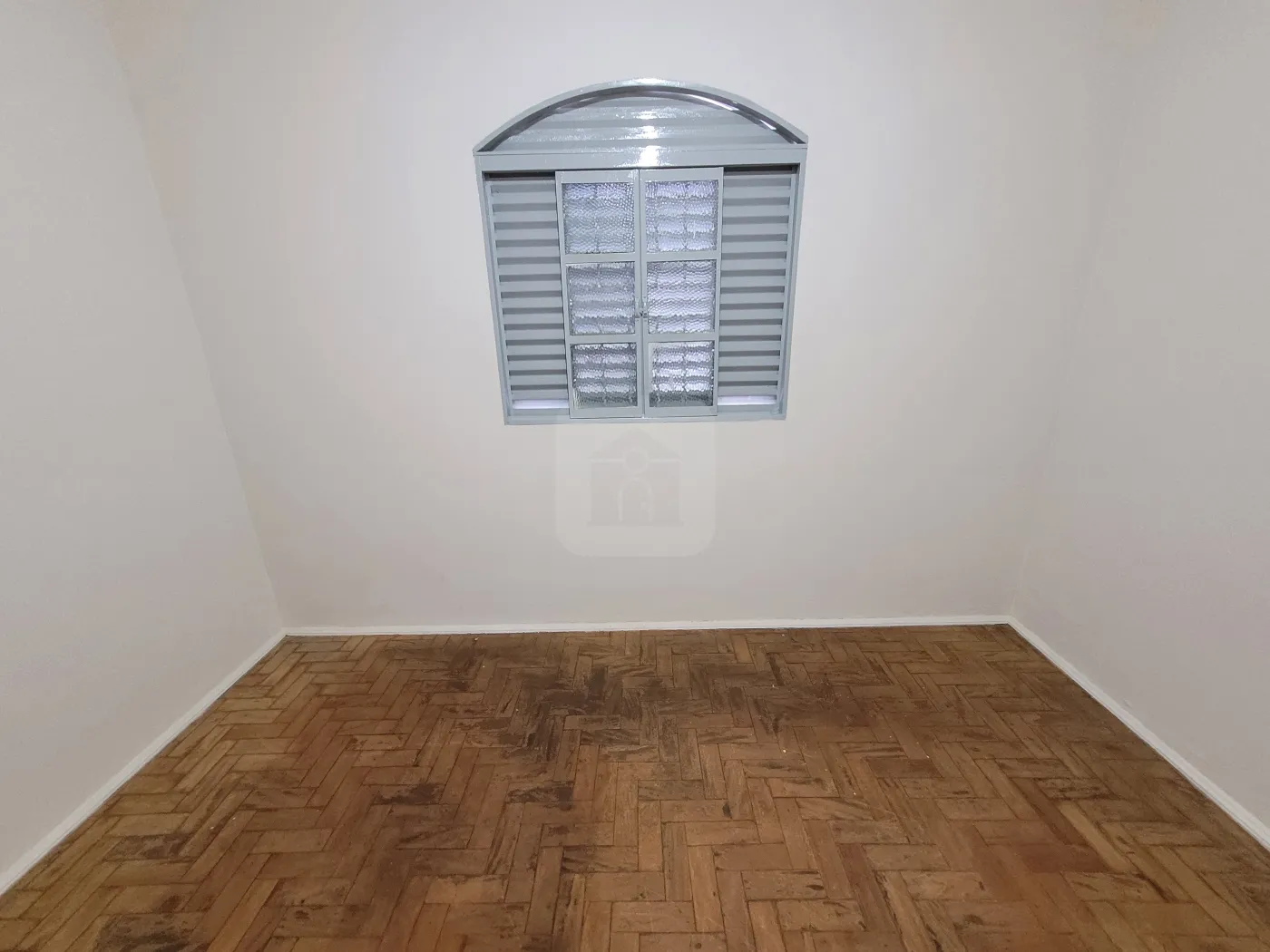Alugar Casa / Padrão em Uberlândia R$ 1.700,00 - Foto 8