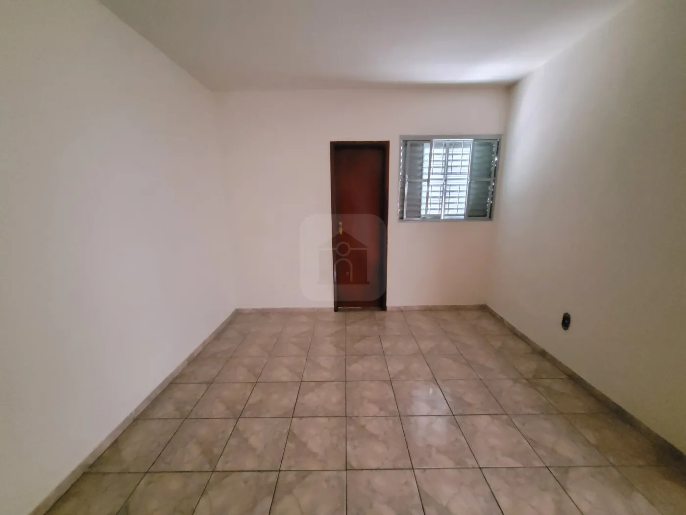 Alugar Casa / Padrão em Uberlândia R$ 1.700,00 - Foto 13