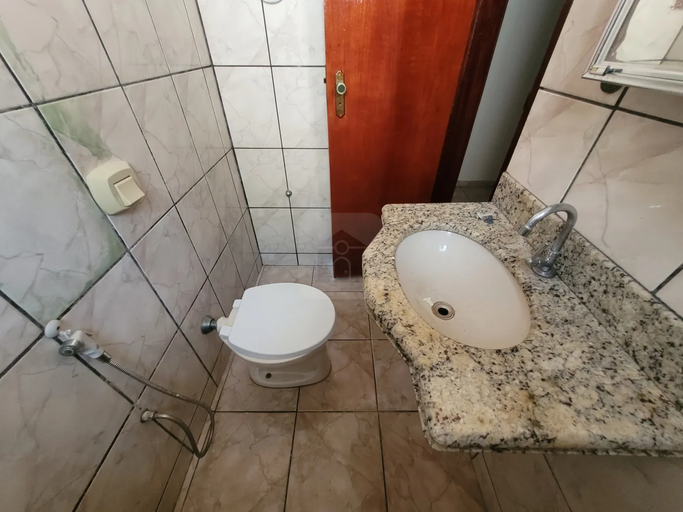 Alugar Casa / Padrão em Uberlândia R$ 1.700,00 - Foto 16