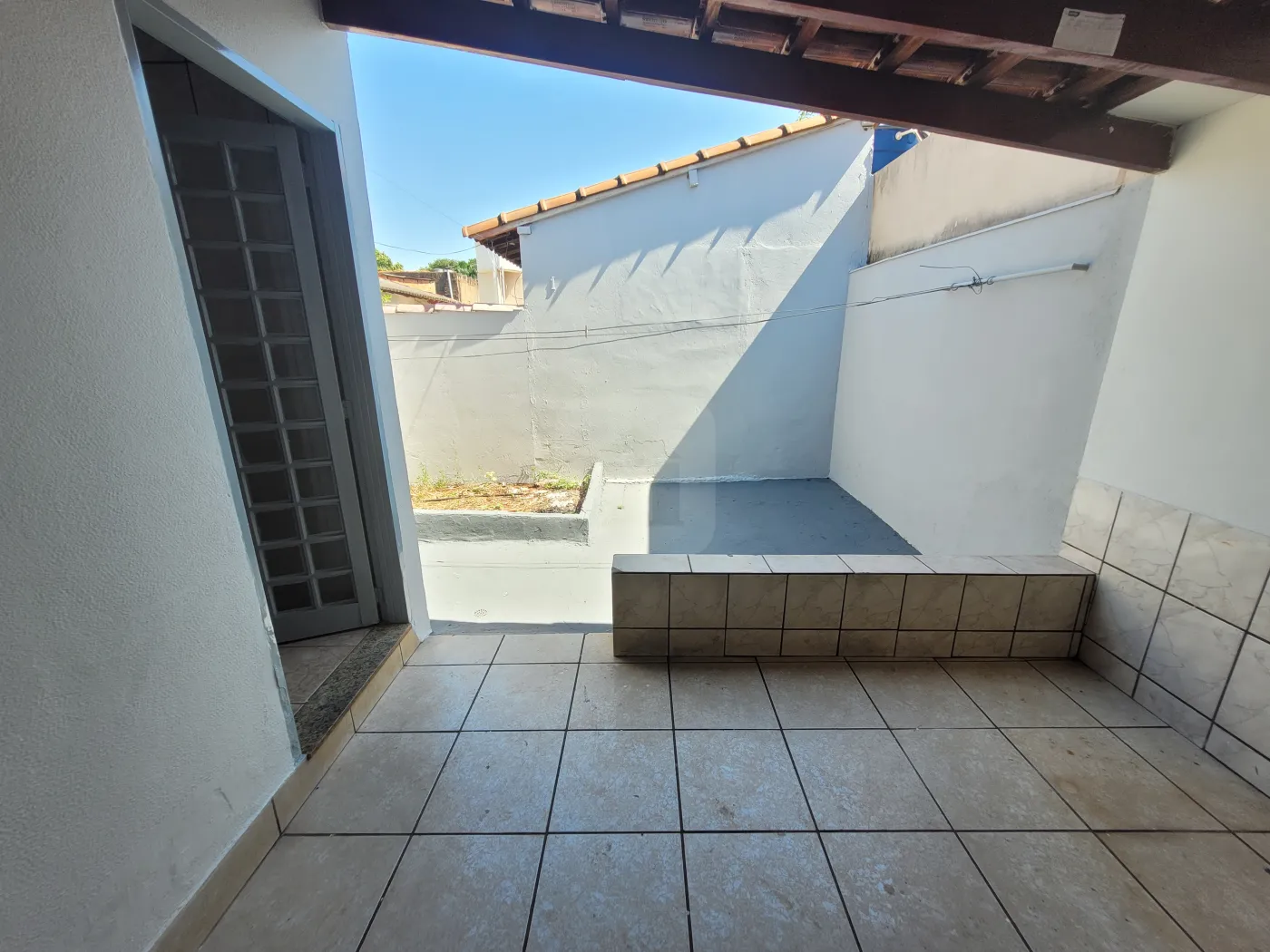 Alugar Casa / Padrão em Uberlândia R$ 1.700,00 - Foto 18