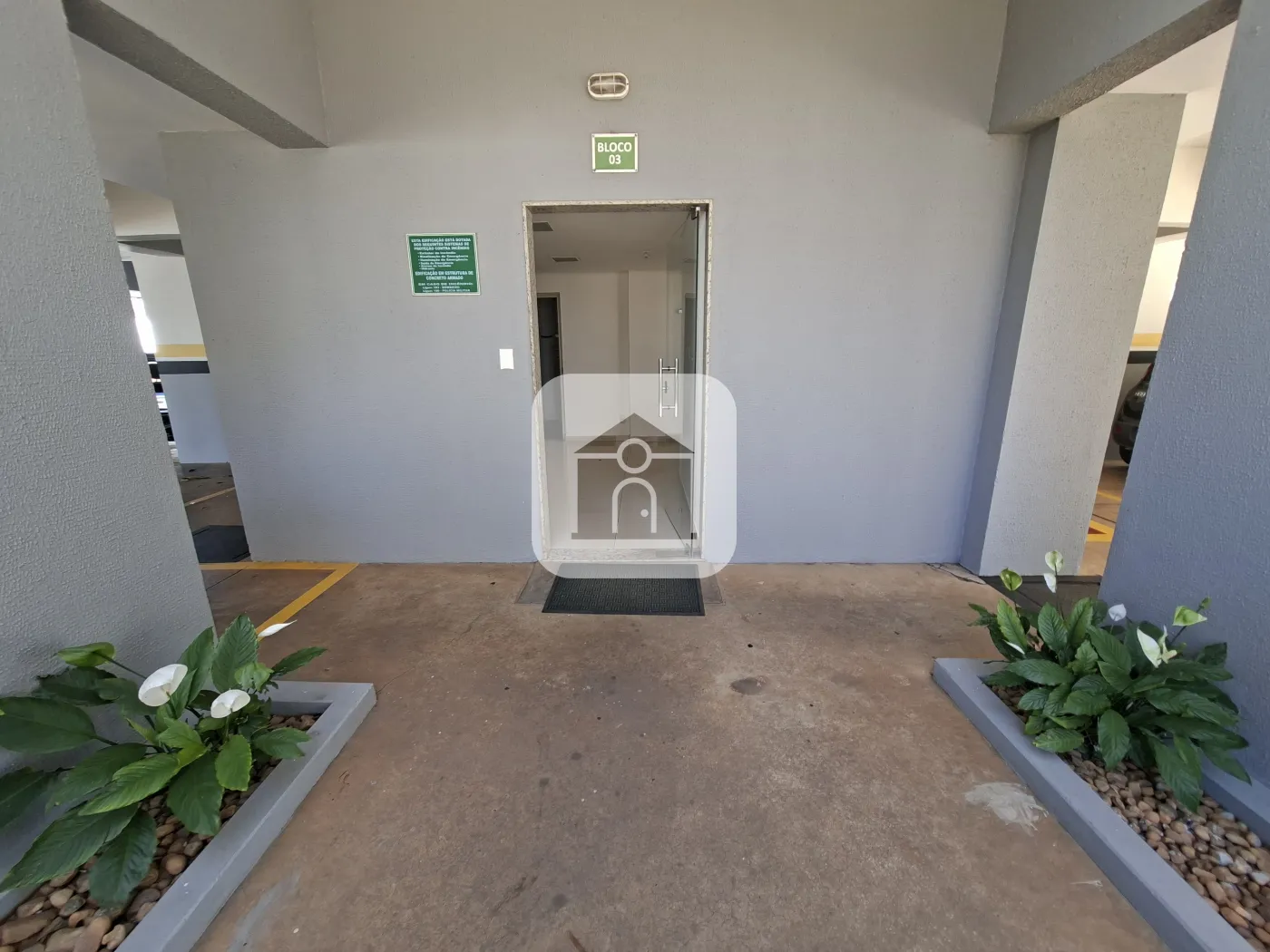 Alugar Apartamento / Padrão em Uberlândia R$ 1.900,00 - Foto 2