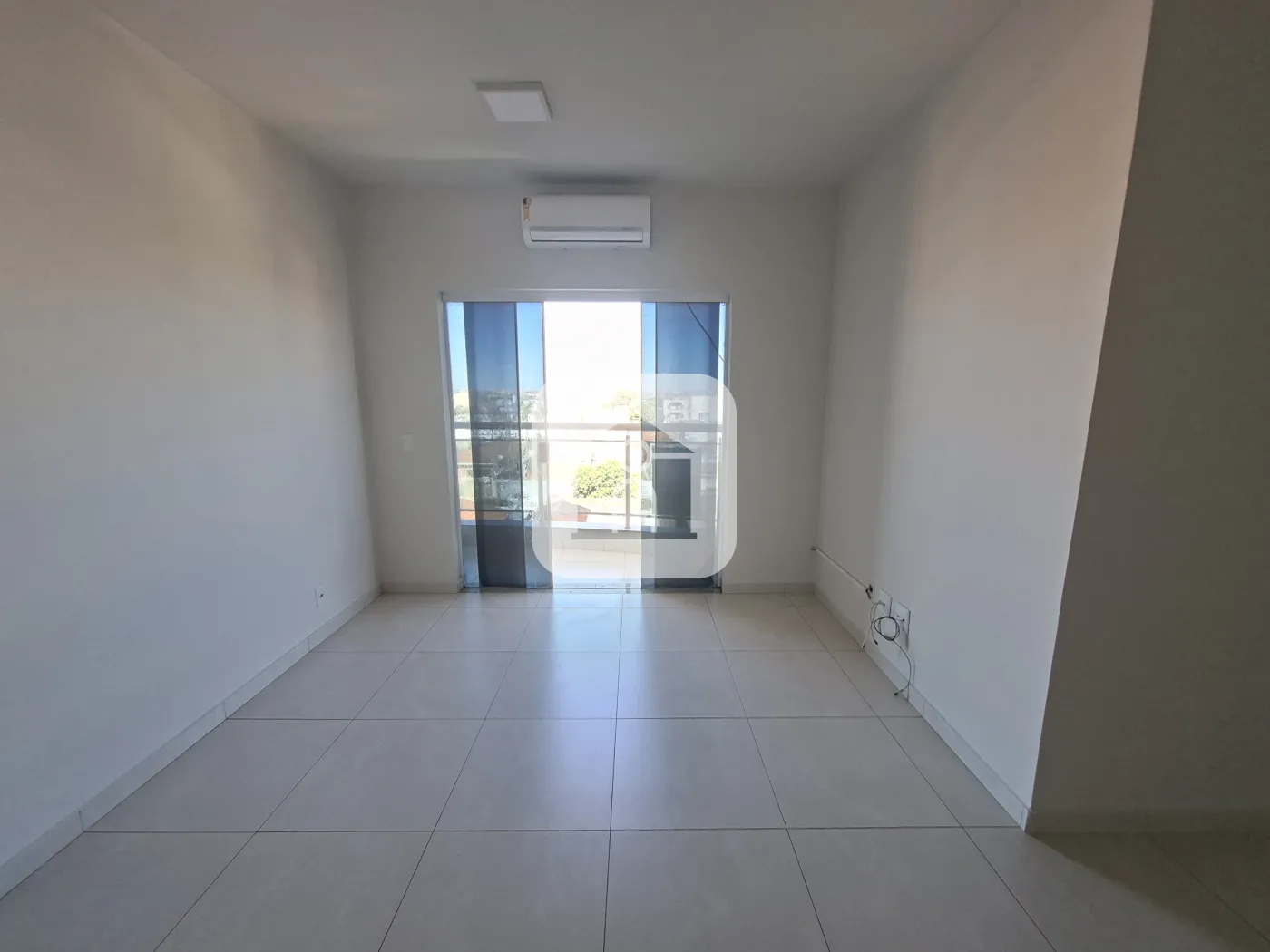 Alugar Apartamento / Padrão em Uberlândia R$ 1.900,00 - Foto 5