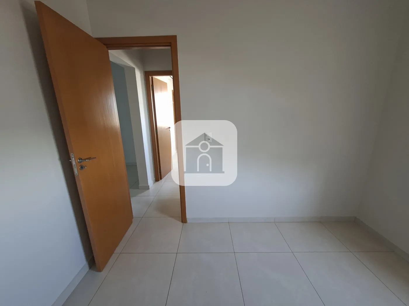 Alugar Apartamento / Padrão em Uberlândia R$ 1.900,00 - Foto 13
