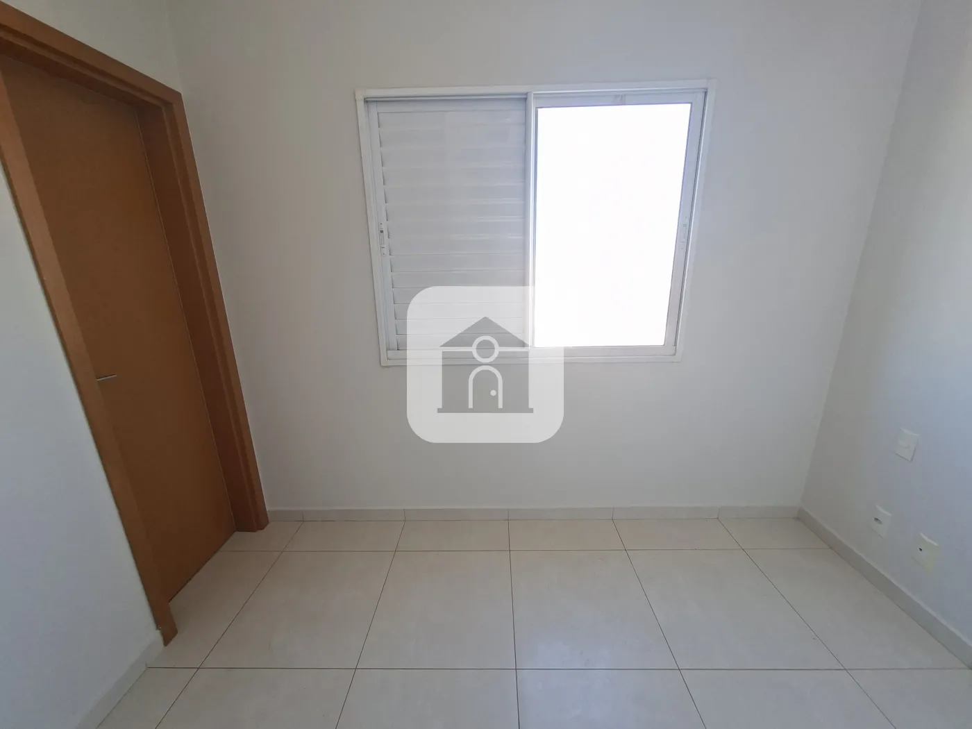 Alugar Apartamento / Padrão em Uberlândia R$ 1.900,00 - Foto 17