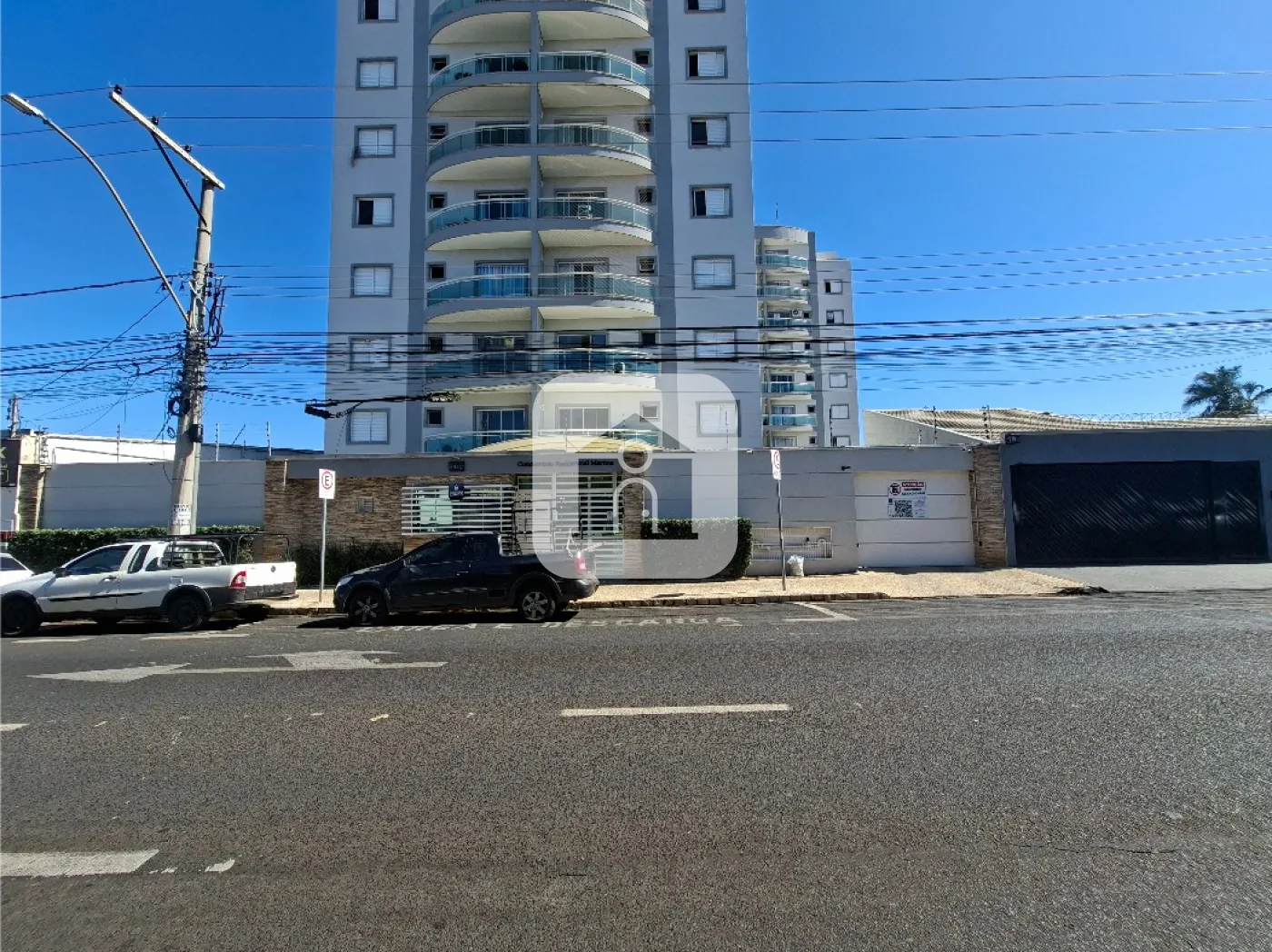 Alugar Apartamento / Padrão em Uberlândia R$ 1.900,00 - Foto 1