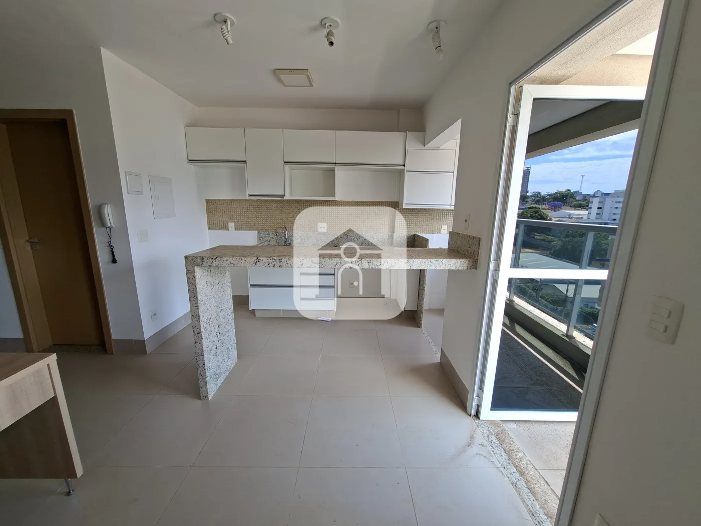 Alugar Apartamento / Padrão em Uberlândia R$ 2.000,00 - Foto 8